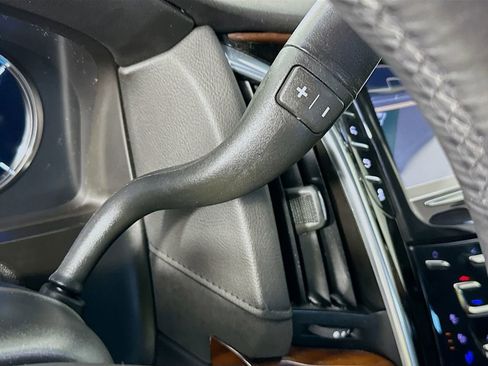 Used 2017 Cadillac Escalade Base image 17