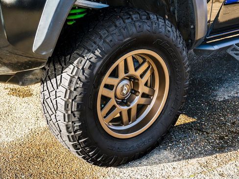 Used 2023 Toyota Tacoma TRD Off-Road image 14