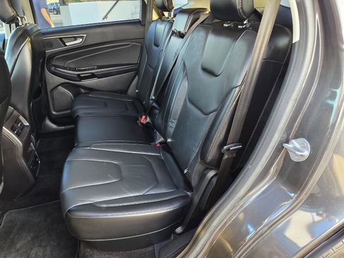 Used 2018 Ford Edge Titanium w/ Technology Package image 33