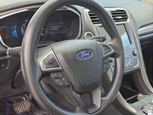 Used 2020 Ford Fusion SE image 14