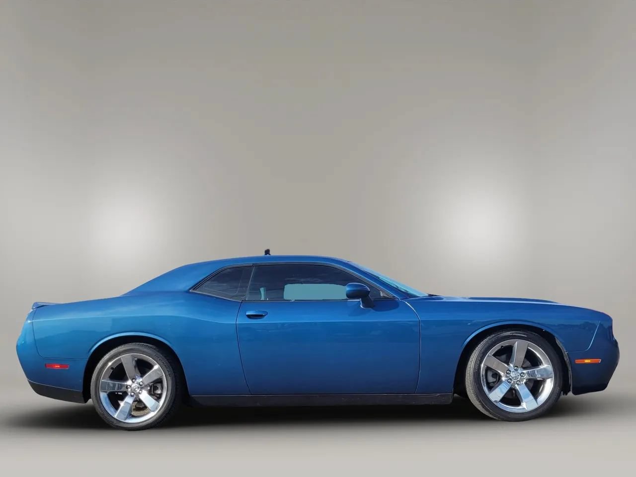 Used 2022 Dodge Challenger GT RWD image 11