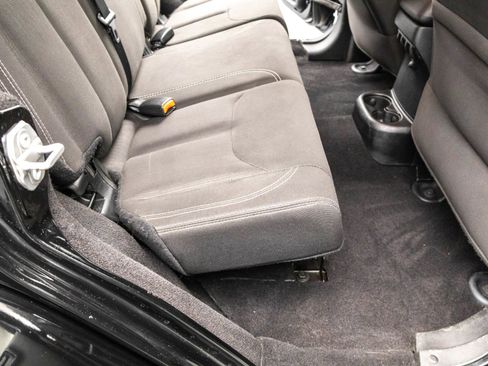 Used 2018 Jeep Wrangler Unlimited Sahara image 35