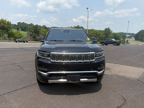 Used 2022 Jeep Grand Wagoneer Series III AWD/4WD image 3