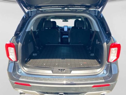 Used 2024 Ford Explorer Limited w/ Limited Technology Package RWD image 18