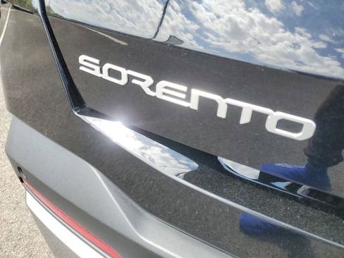 Certified 2024 Kia Sorento SX FWD image 8