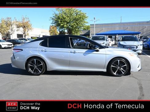 Used 2020 Toyota Camry XSE image 5