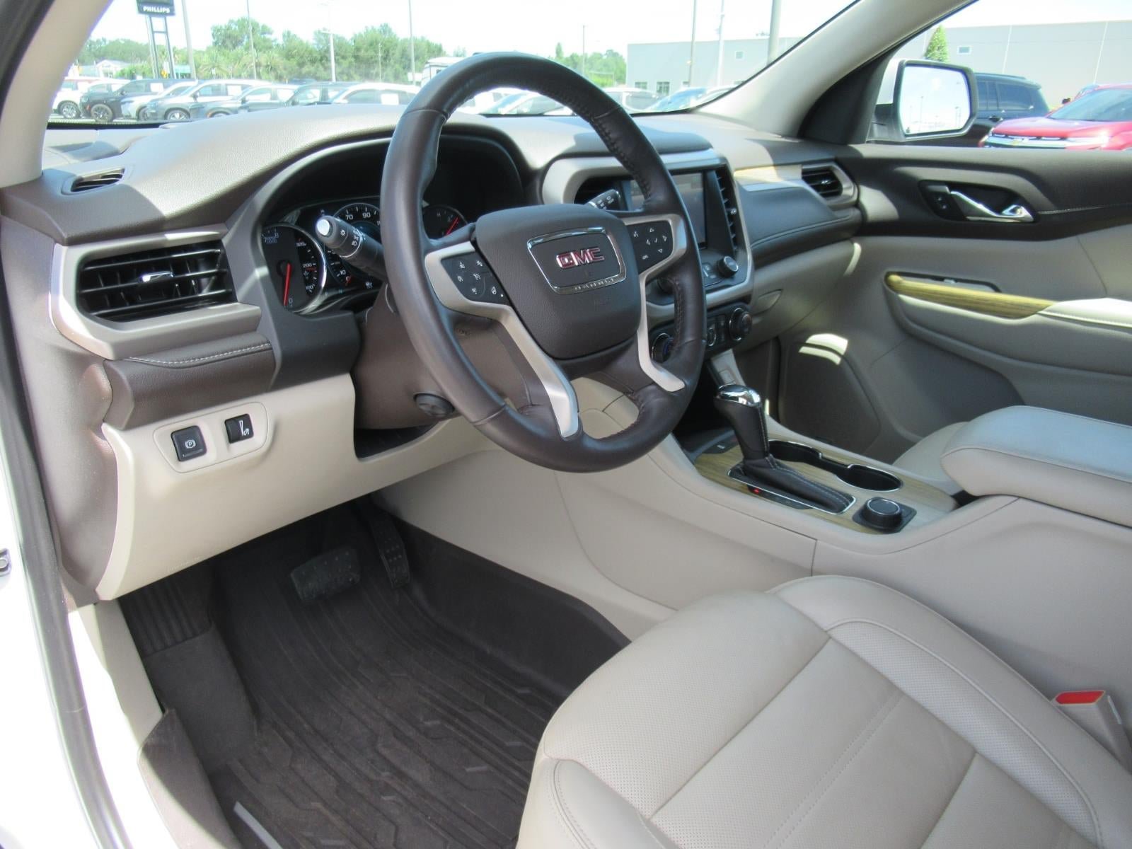Used 2019 GMC Acadia Denali w/ Technology Package FWD image 18