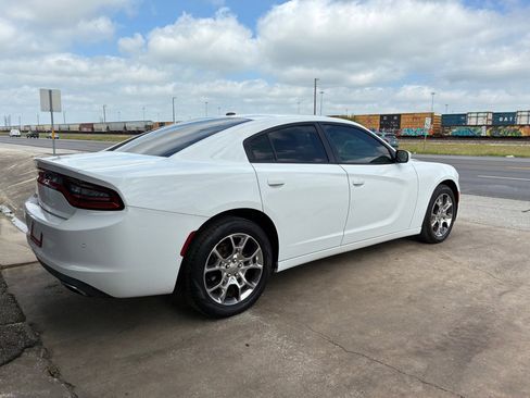 Used 2016 Dodge Charger SE w/ Power Sunroof Group AWD/4WD image 19