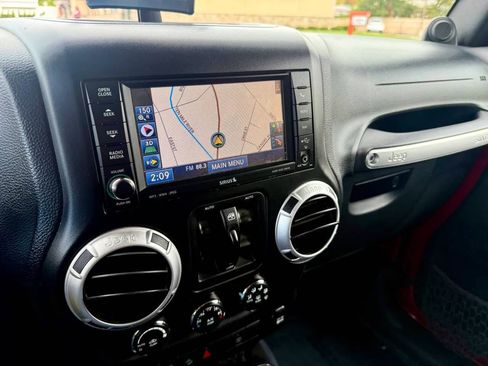 Used 2013 Jeep Wrangler Unlimited Sahara w/ Dual Top Group image 14