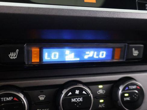 Used 2018 Toyota Tacoma TRD Sport AWD/4WD image 49
