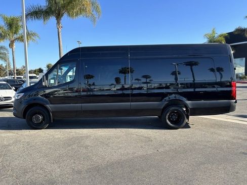 Used 2024 Mercedes-Benz Sprinter 3500 image 8