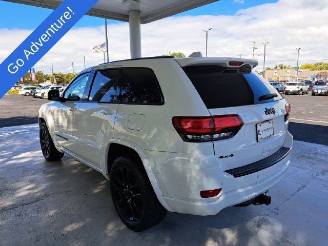 Used 2018 Jeep Grand Cherokee Altitude AWD/4WD image 4