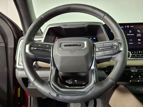 Used 2024 GMC Canyon Denali image 14