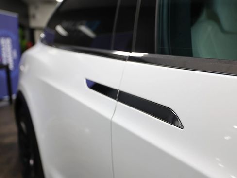 Used 2018 Tesla Model X 100D image 17