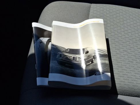 Used 2013 Ford E-150 and Econoline 150 XLT RWD image 25