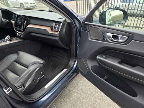 Certified 2023 Volvo XC60 T8 Ultimate w/ Climate Package AWD/4WD image 10