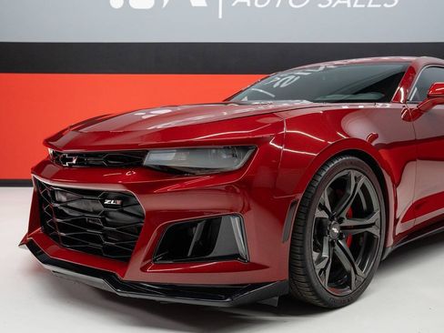 Used 2018 Chevrolet Camaro ZL1 RWD image 5