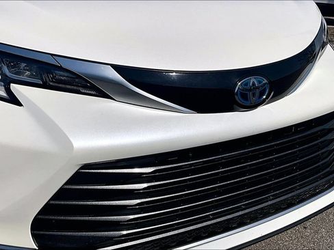Used 2021 Toyota Sienna Limited FWD image 29