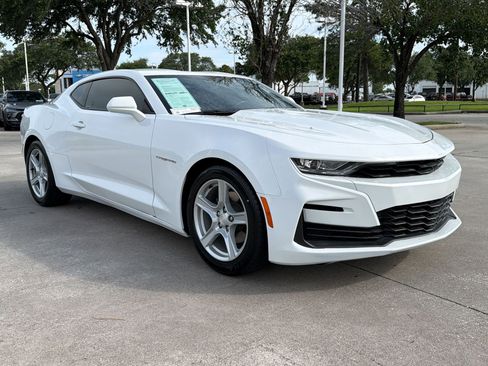 Used 2023 Chevrolet Camaro LT RWD image 7