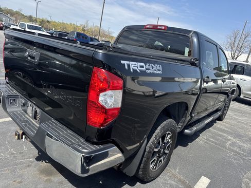 Used 2019 Toyota Tundra SR5 w/ TRD Off Road Package image 10