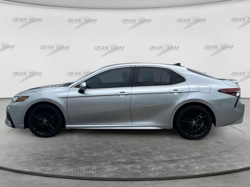 Used 2022 Toyota Camry XSE w/ Navigation Package FWD image 4