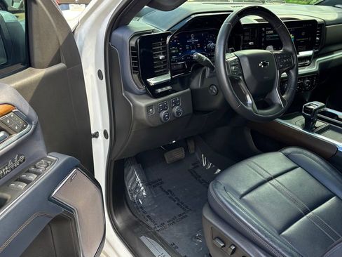 Used 2024 Chevrolet Silverado 1500 High Country image 16
