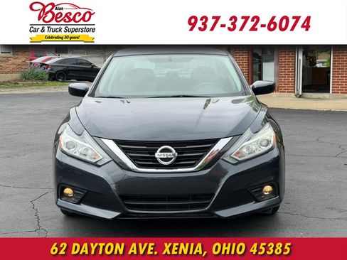 Used 2018 Nissan Altima 2.5 SV FWD image 2