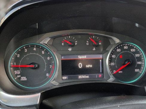 Used 2023 Chevrolet Traverse LT w/ Midnight/Sport Edition AWD/4WD image 2