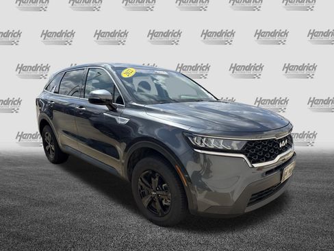 Used 2022 Kia Sorento LX AWD/4WD image 2