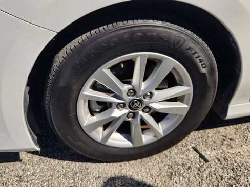 Used 2025 Toyota Camry LE image 10