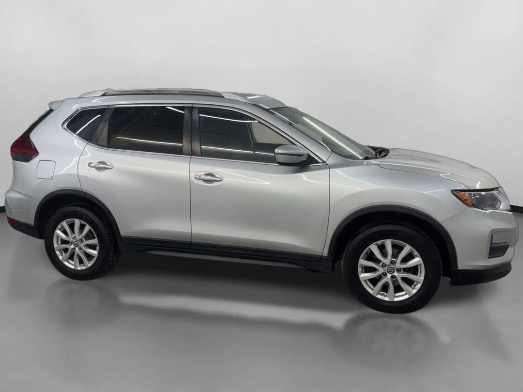 Used 2018 Nissan Rogue SV AWD/4WD image 11