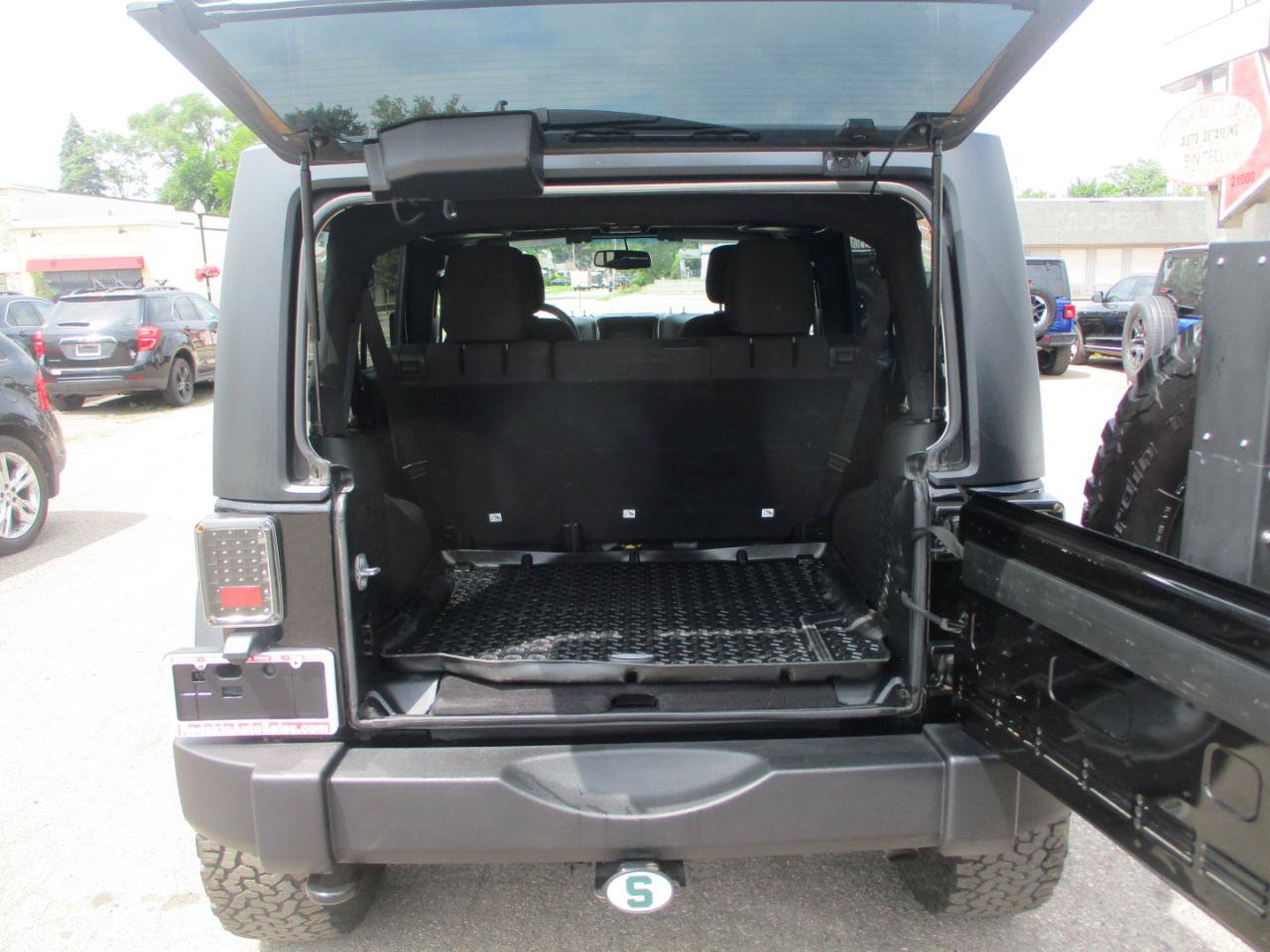 Used 2017 Jeep Wrangler Unlimited Sport w/ Quick Order Package 24S AWD/4WD image 7
