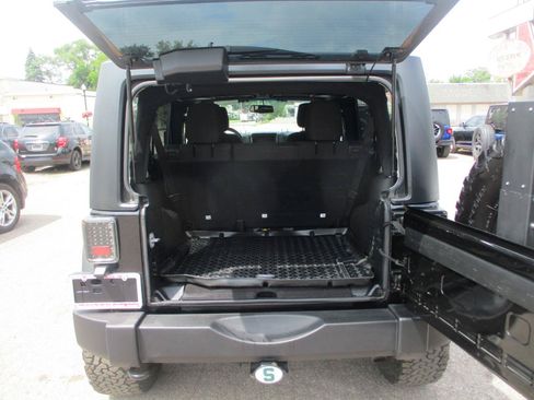 Used 2017 Jeep Wrangler Unlimited Sport w/ Quick Order Package 24S AWD/4WD image 7