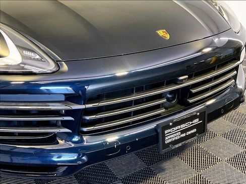 Used 2023 Porsche Cayenne AWD/4WD image 34