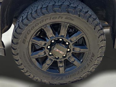Used 2024 GMC Sierra 2500 AT4 AWD/4WD image 17