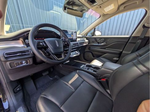 Used 2025 Lincoln Corsair AWD w/ Equipment Group 101A image 12