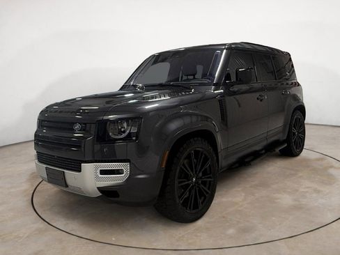 Used 2023 Land Rover Defender 110 SE image 4