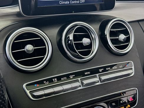 Used 2018 Mercedes-Benz C 300 Sedan image 24