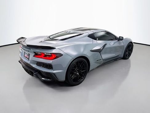 Used 2024 Chevrolet Corvette Z06 RWD image 7