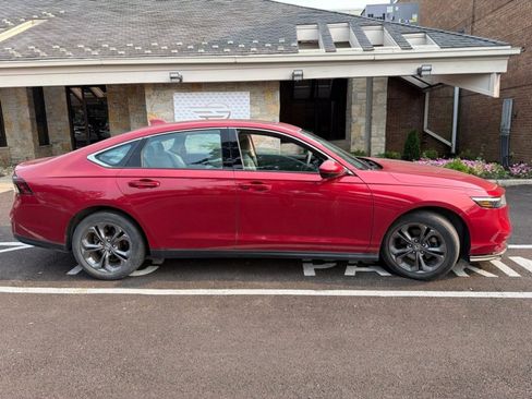 Used 2023 Honda Accord EX image 5