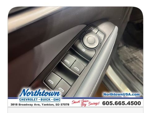 Used 2018 Buick Enclave Essence AWD/4WD image 12