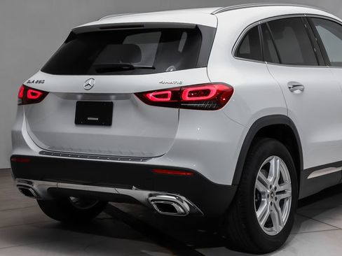 Certified 2023 Mercedes-Benz GLA 250 4MATIC image 4