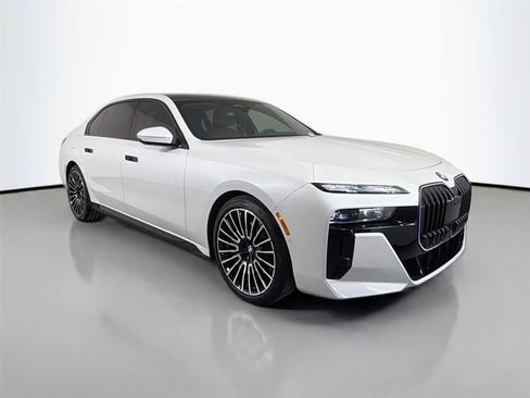New 2026 BMW 740i w/ Executive Package RWD image 3