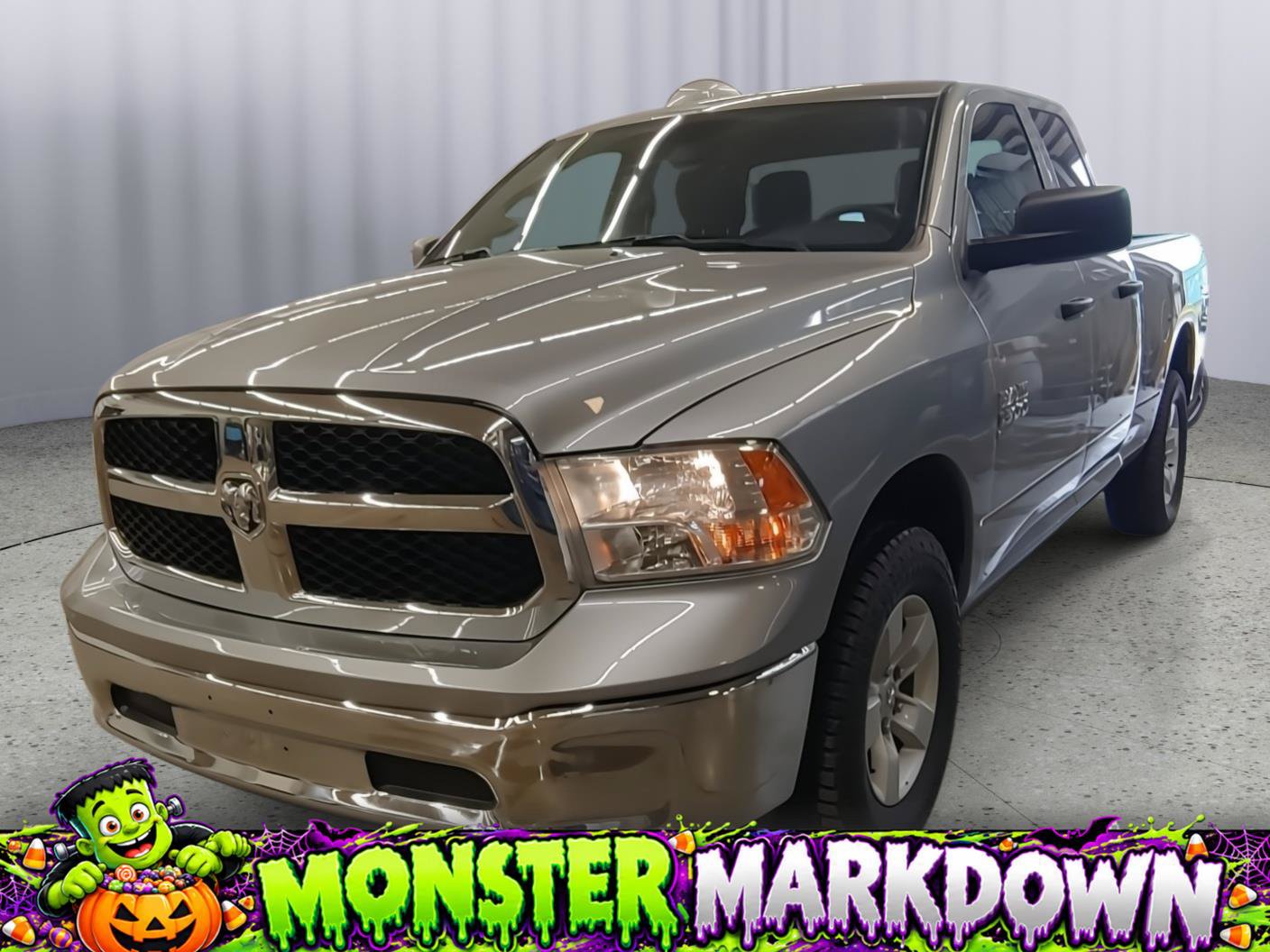 Used 2024 RAM 1500 Classic SLT AWD/4WD image 1