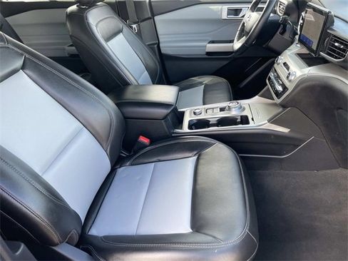 Used 2022 Ford Explorer XLT w/ Equipment Group 202A image 35