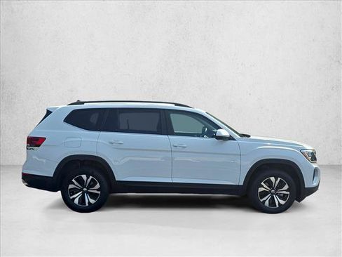 Used 2024 Volkswagen Atlas SE FWD image 4