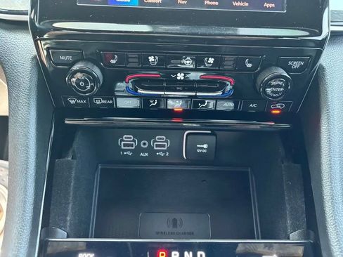 Used 2022 Jeep Grand Cherokee Trailhawk w/ Luxury Tech Group III AWD/4WD image 19