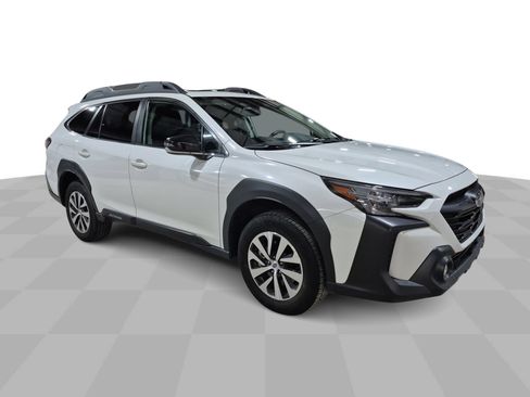 Used 2025 Subaru Outback Premium image 2