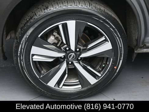 Used 2025 Nissan Rogue SL FWD image 5