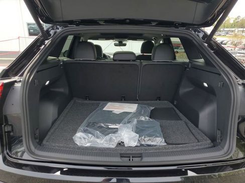 New 2026 Volkswagen Atlas Cross Sport SEL Premium R-Line AWD/4WD image 8